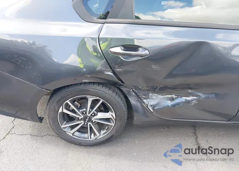 2023 Kia Forte Lxs z USA, uszkodzony, nr VIN 3KPF24AD6PE578103